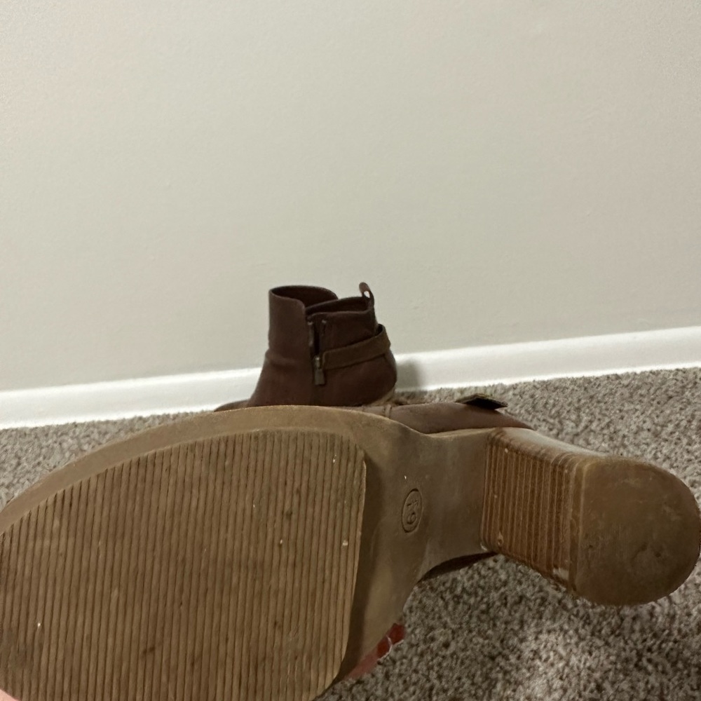 Booties - Picture 4 of 8
